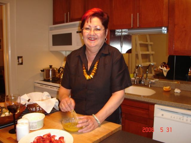 Maman dans sa cuisine a Toronto